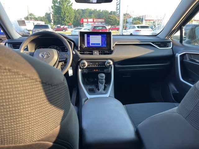 2023 Toyota RAV4 LE photo 16