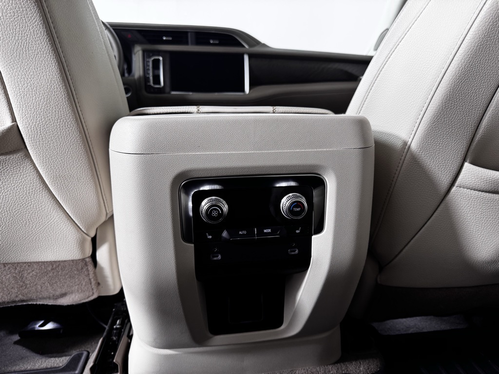 2024 Gmc Yukon XL Denali photo 16