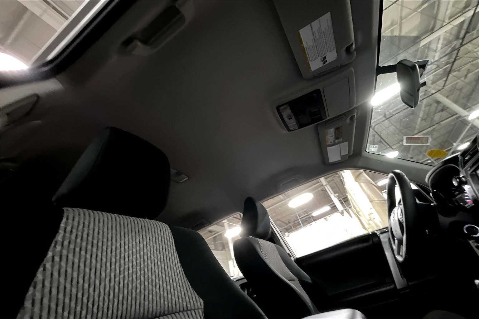 2018 Toyota 4Runner SR5 photo 13