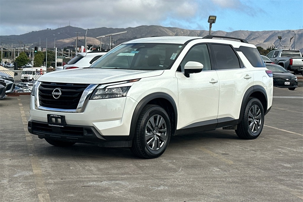 2024 Nissan Pathfinder SV photo 8