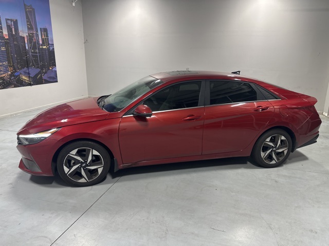 2023 Hyundai Elantra Limited photo 3