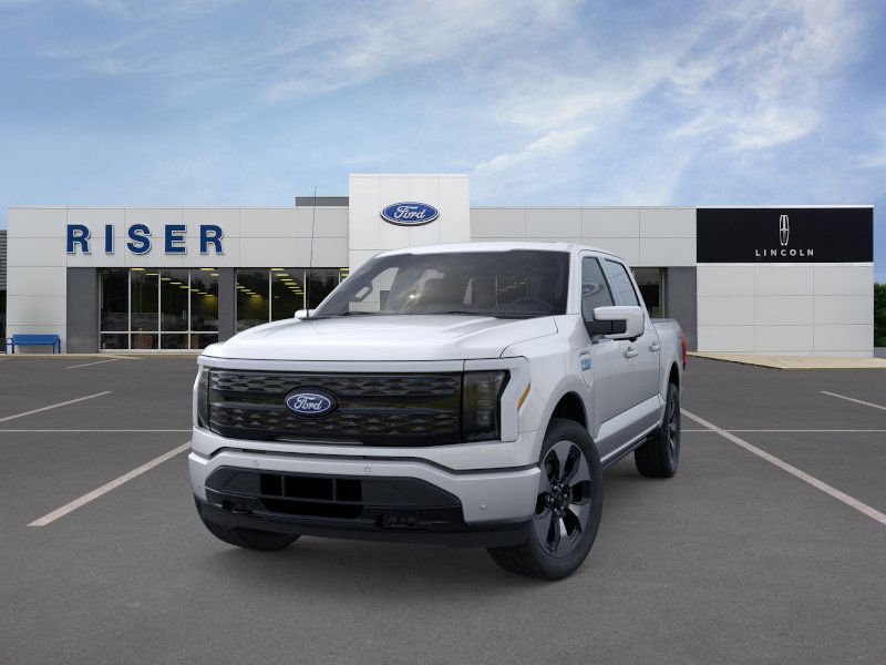 2025 Ford F-150 Lightning Platinum photo 2