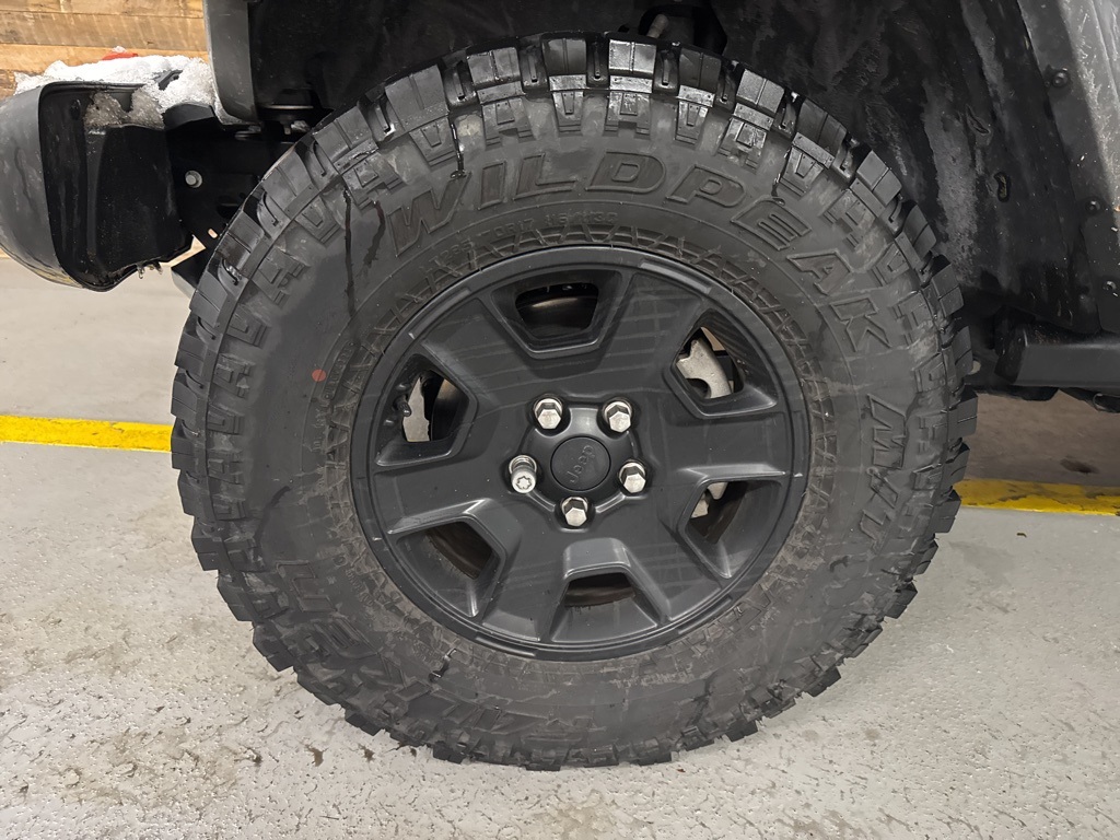 2021 Jeep Gladiator Mojave photo 2