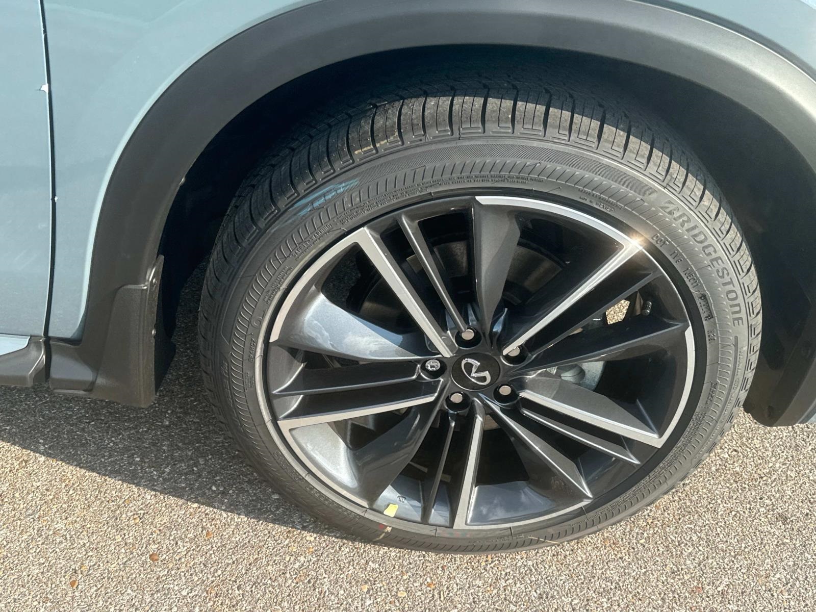 2025 Infiniti QX55 Essential photo 3
