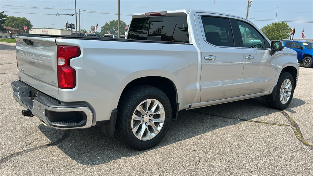 2020 Chevrolet Silverado 1500 LTZ photo 3