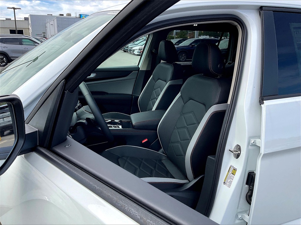 2026 Volkswagen Atlas Peak Edition SE photo 7