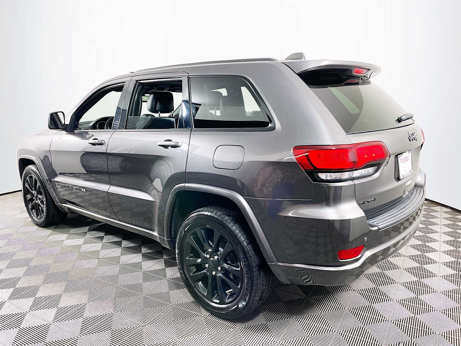 2019 Jeep Grand Cherokee Altitude photo 6