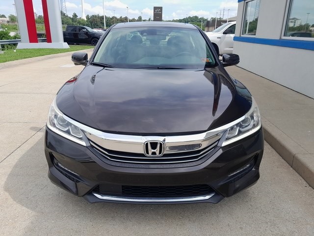2017 Honda Accord EX-L photo 3
