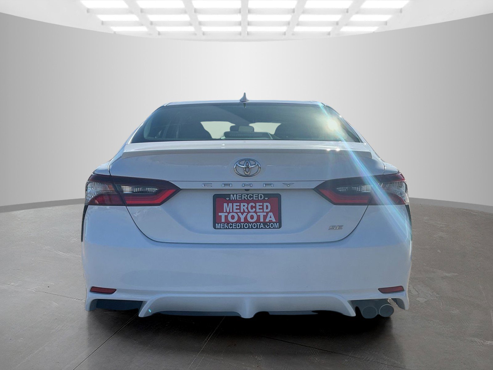 2023 Toyota Camry SE photo 4