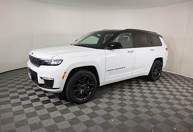 2025 Jeep Grand Cherokee L Summit's photo