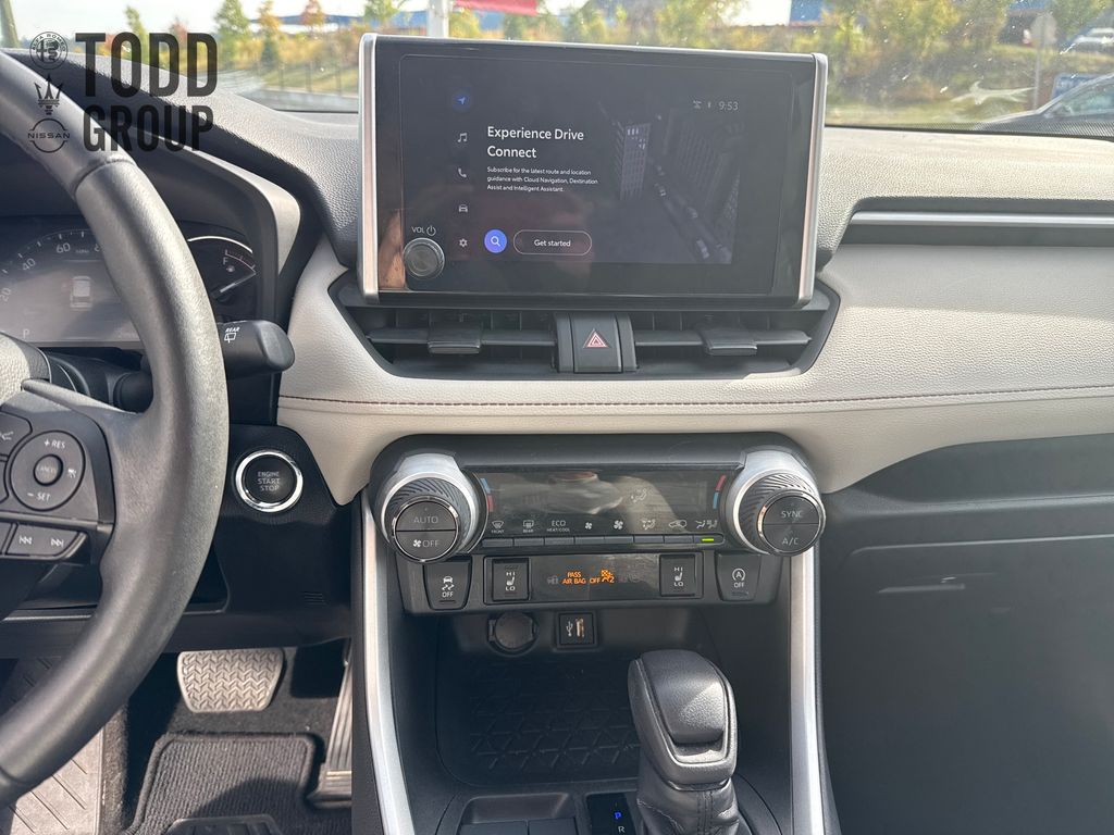 2023 Toyota RAV4 XLE photo 18