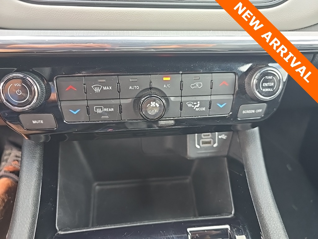 2023 Jeep Compass Limited photo 11