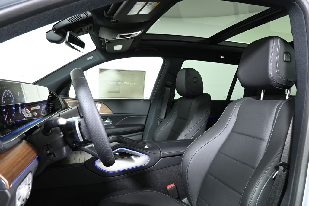 2025 Mercedes Benz GLS 450 4MATIC photo 12