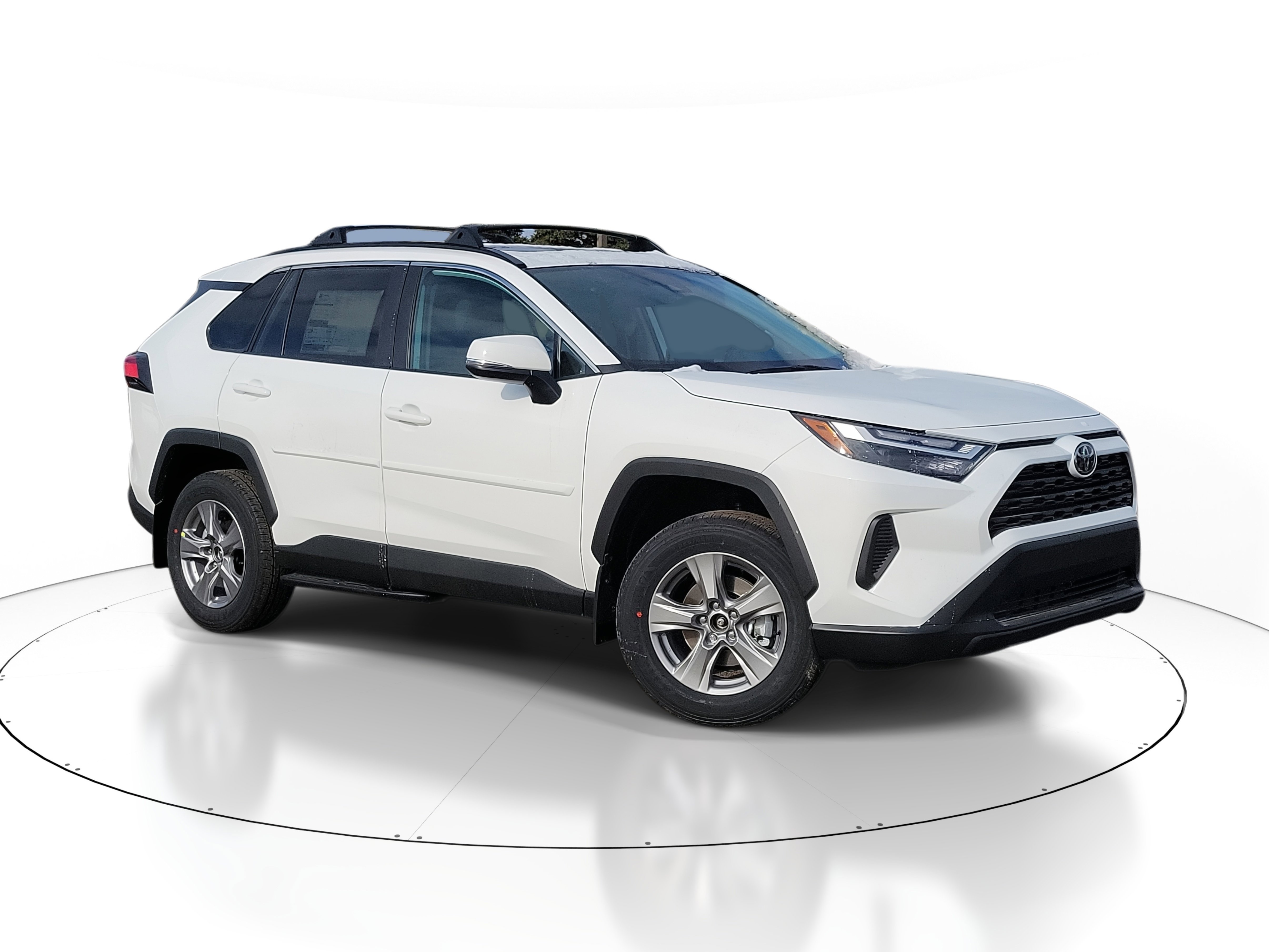 2025 Toyota RAV4 XLE's photo