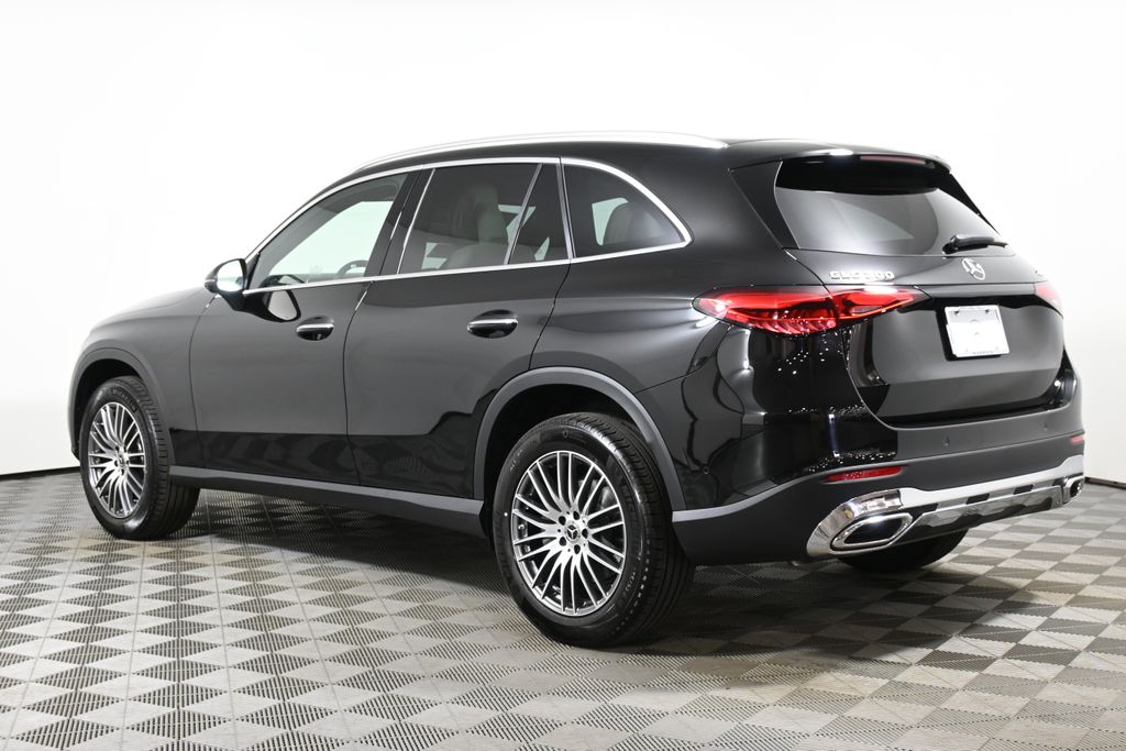 2025 Mercedes Benz GLC 300 4MATIC photo 2