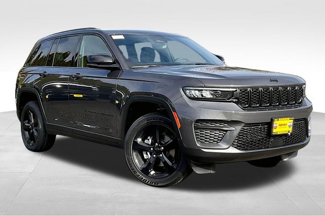 2025 Jeep Grand Cherokee Altitude's photo