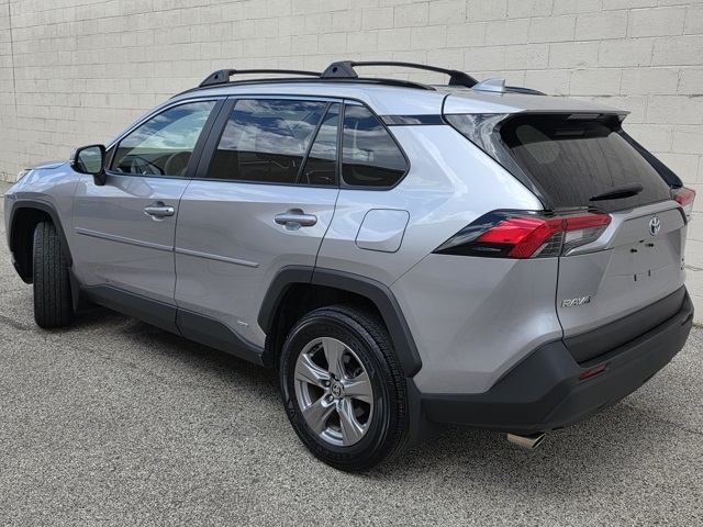 2024 Toyota RAV4 Hybrid XLE photo 2