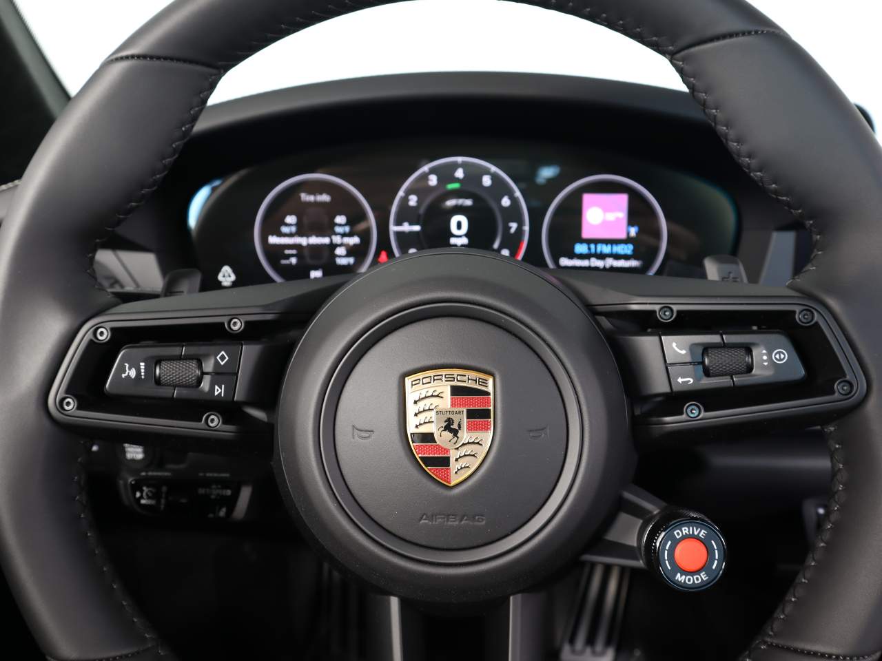 2026 Porsche 911 GTS photo 17
