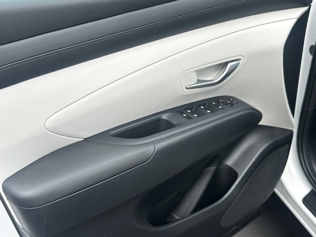 2026 Hyundai Tucson SEL photo 12