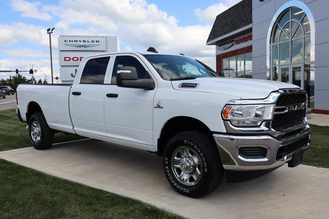 2023 Ram 2500 Tradesman photo 3
