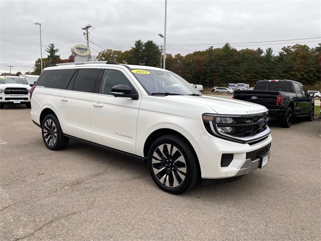 2025 Ford Expedition Platinum's photo