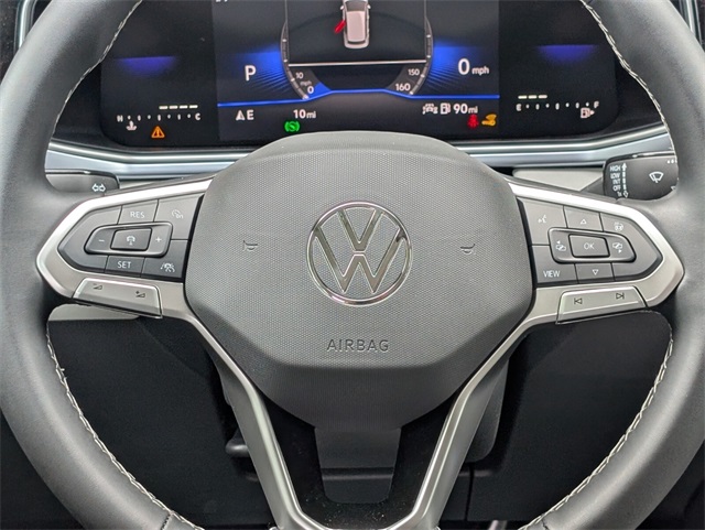 2025 Volkswagen Taos SE photo 8