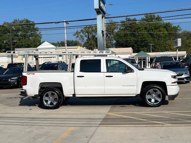 2018 Chevrolet Silverado 1500 Custom photo 3