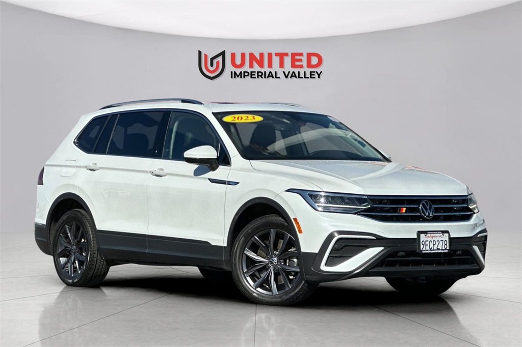2023 Volkswagen Tiguan SE's photo