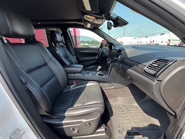 2021 Jeep Grand Cherokee Anniversary Edition photo 4