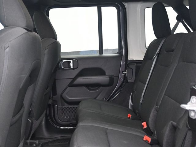2021 Jeep Wrangler Unlimited Sahara photo 5