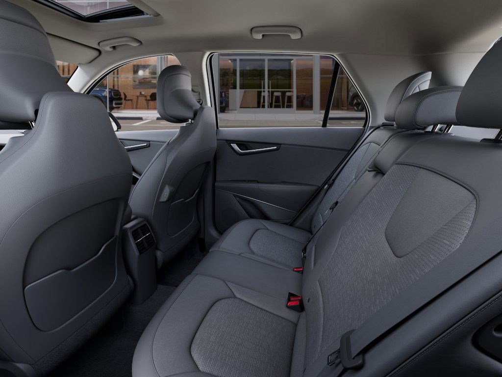 2025 Kia Niro SX photo 18