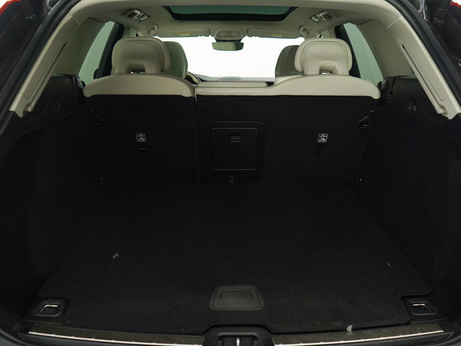 2023 Volvo XC60 B5 Core photo 9