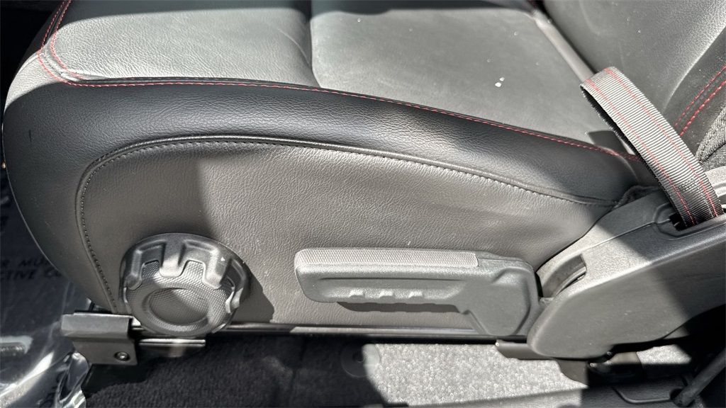 2023 Jeep Wrangler Two-Door Rubicon photo 39