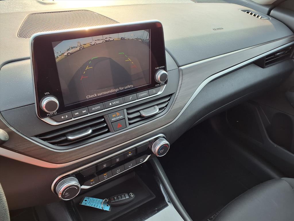 2024 Nissan Altima 2.5 SV photo 6