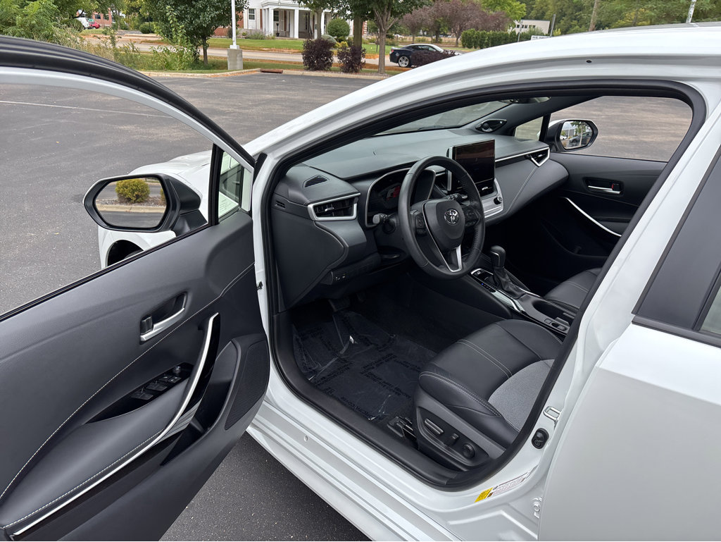 2025 Toyota Corolla XSE photo 2