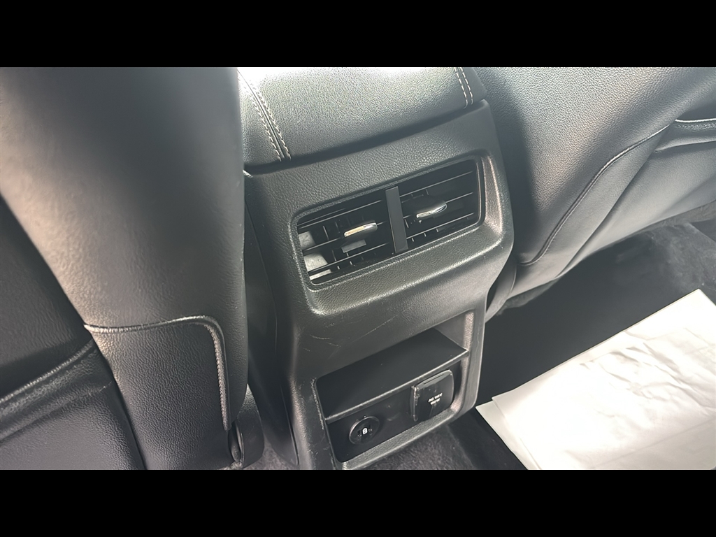 2022 Ford Edge Titanium photo 22
