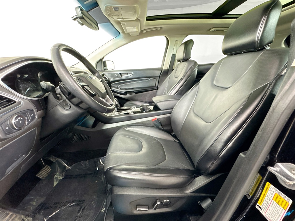2018 Ford Edge Titanium photo 5