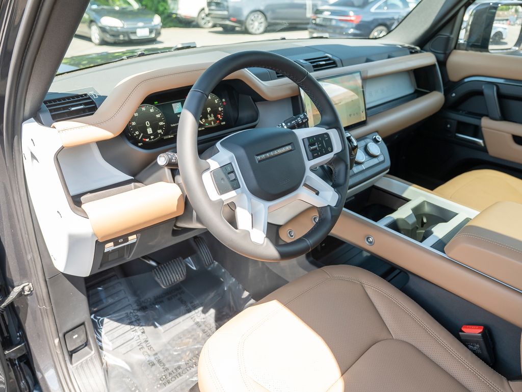 2025 Land Rover Defender 130 S photo 10