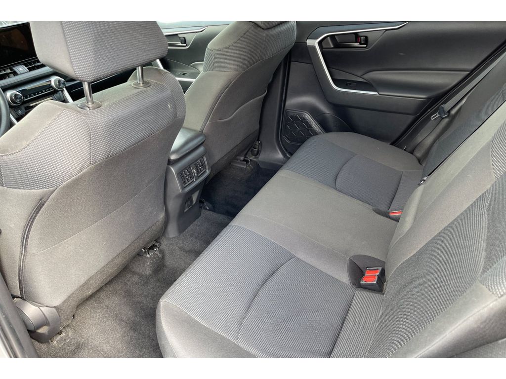 2024 Toyota RAV4 Hybrid LE photo 14
