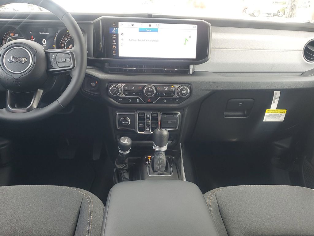 2025 Jeep Wrangler photo 10