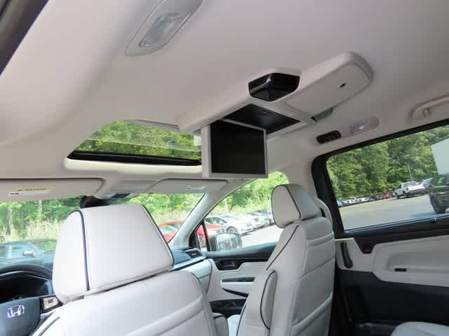 2026 Honda Odyssey Touring photo 16