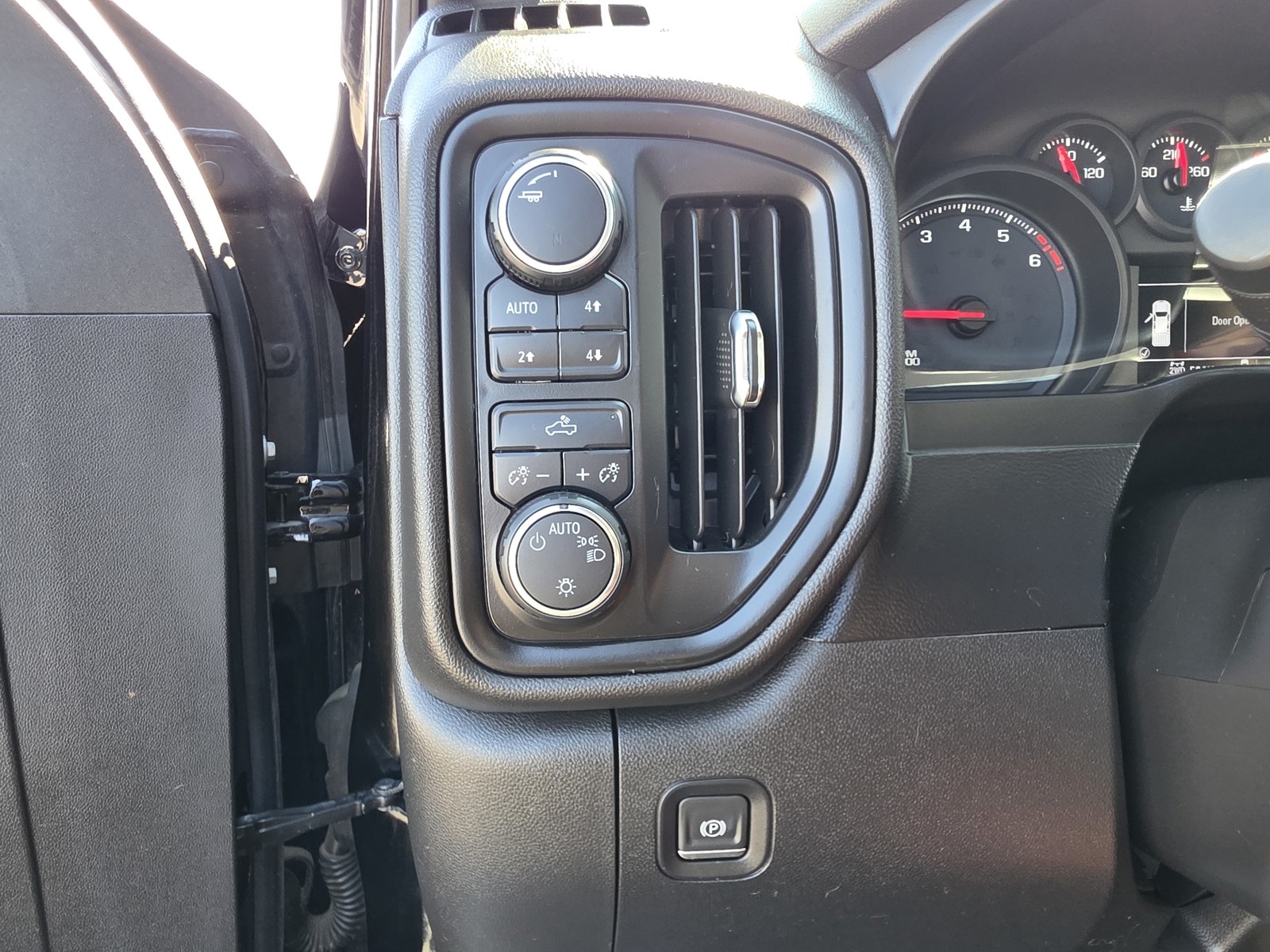2019 Chevrolet Silverado 1500 Custom Trail Boss photo 34