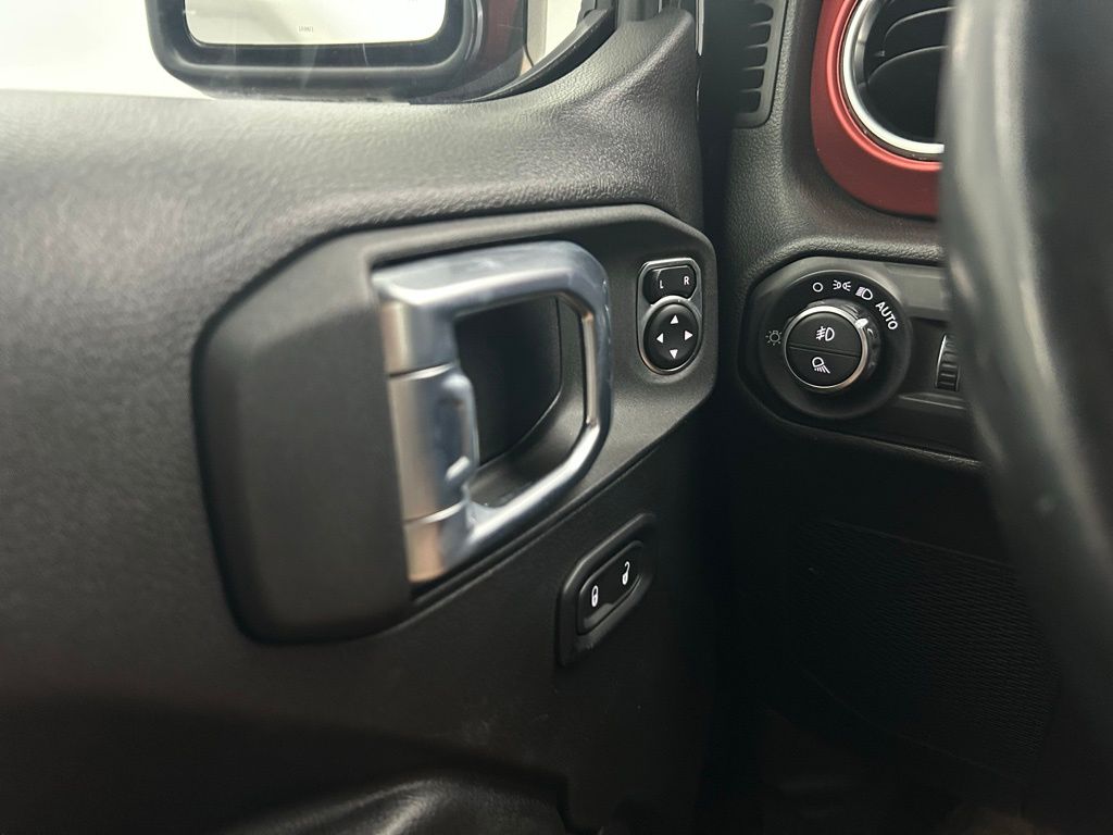 2021 Jeep Gladiator Rubicon photo 21