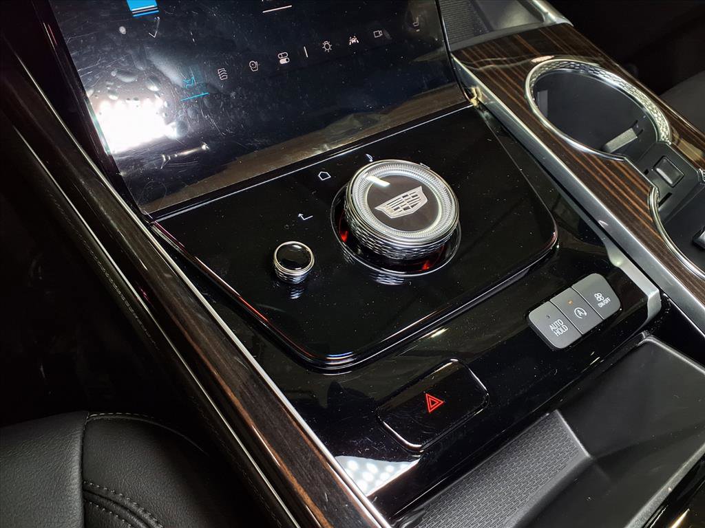 2025 Cadillac Escalade ESV Luxury photo 6