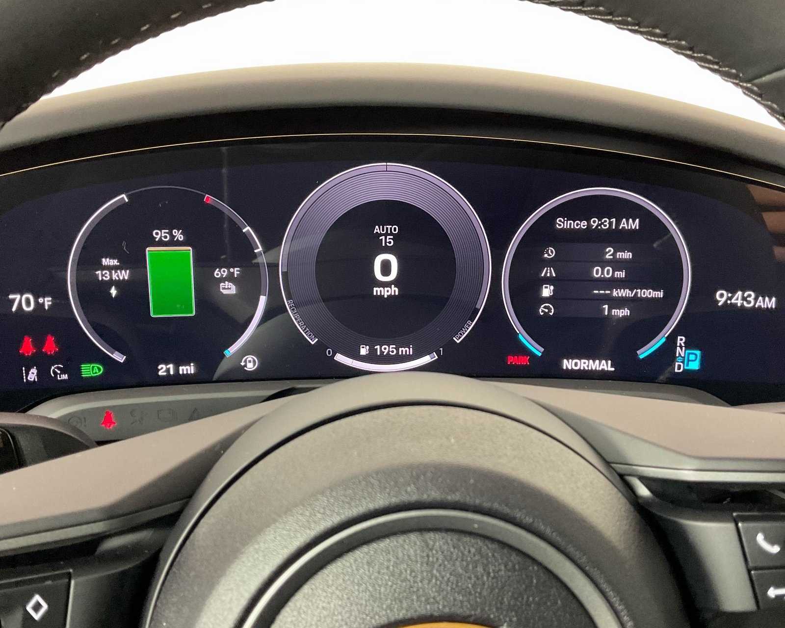 2025 Porsche Taycan photo 16