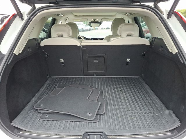 2021 Volvo XC60 T5 Momentum photo 27
