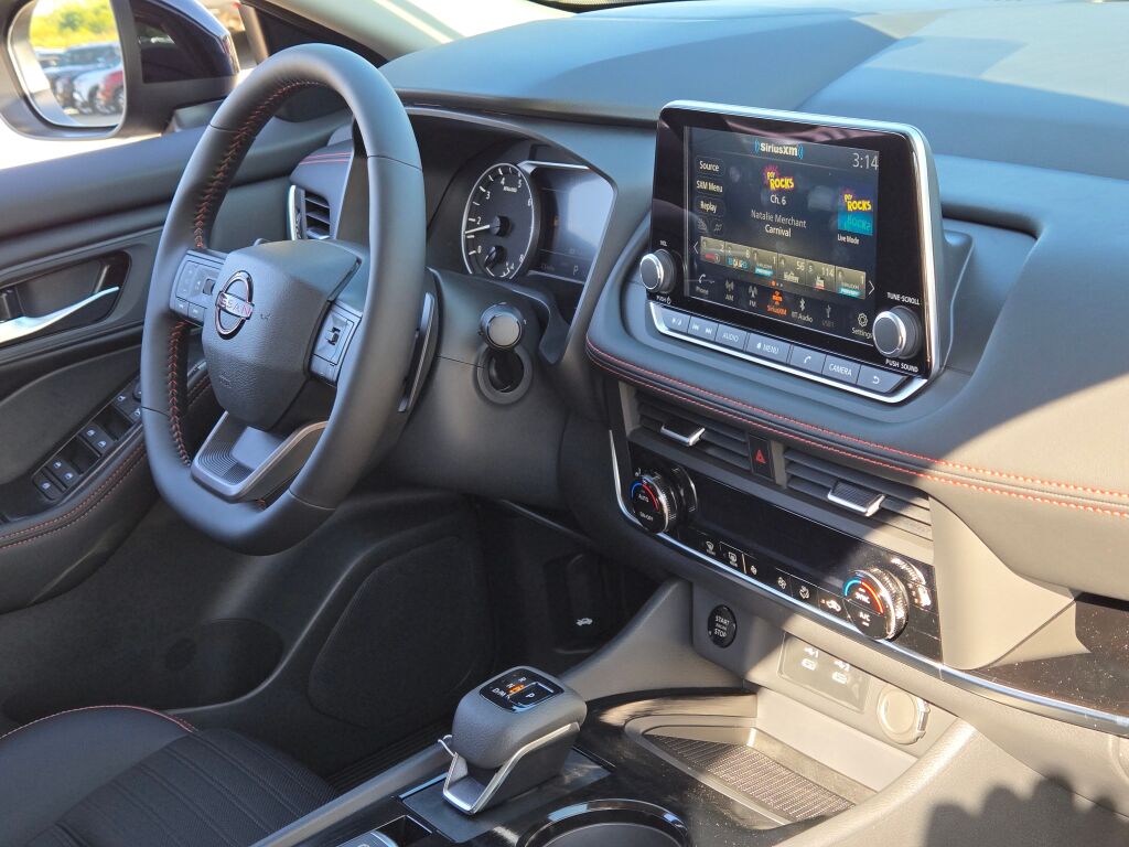 2026 Nissan Rogue SV photo 4