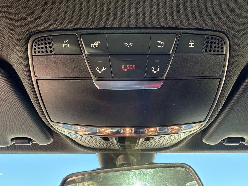 2018 Mercedes Benz C 300 photo 36
