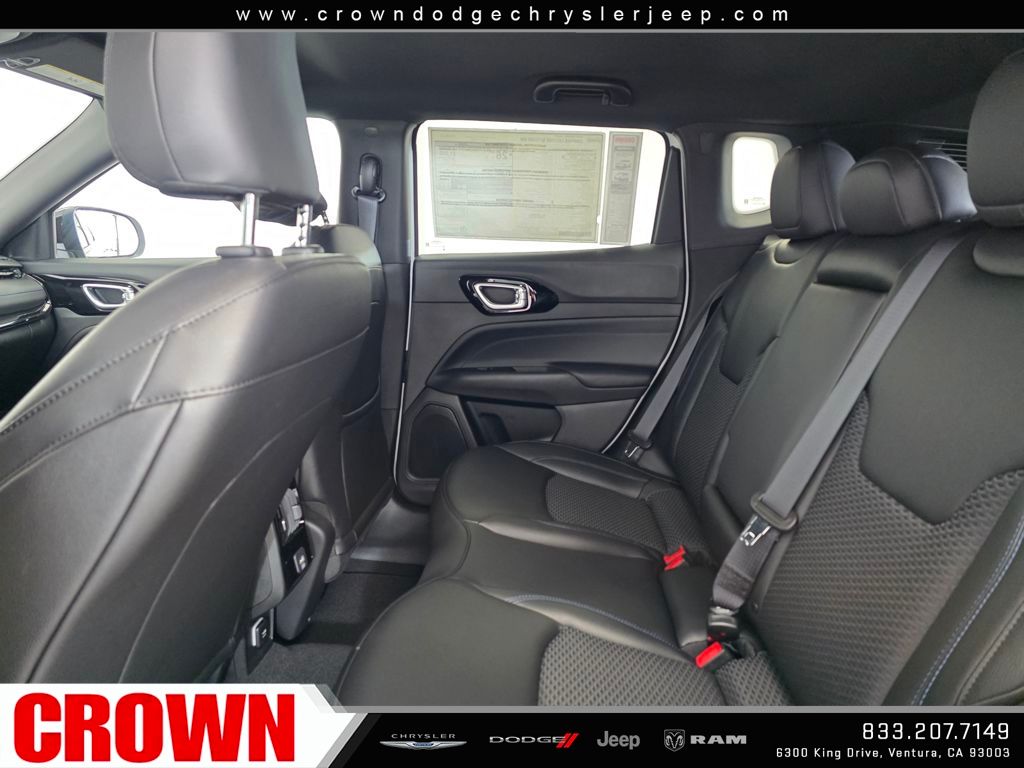2026 Jeep Compass Latitude Altitude photo 12