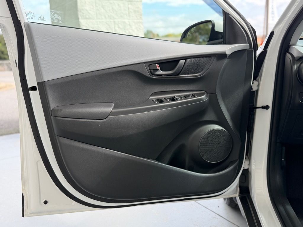 2021 Hyundai Kona SE photo 8